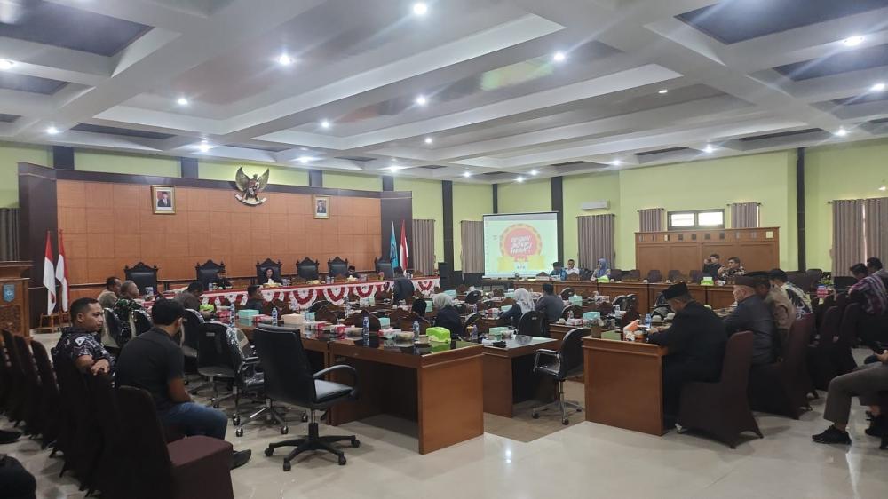 Beragam Alasan Lucu saat Anggota Dewan di Bateng Telat Paripurna