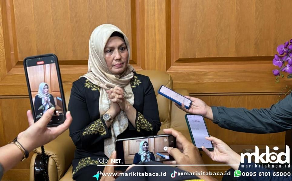 Gambar Elegi Hellyana, Buih yang Tak Sempat jadi Permadani