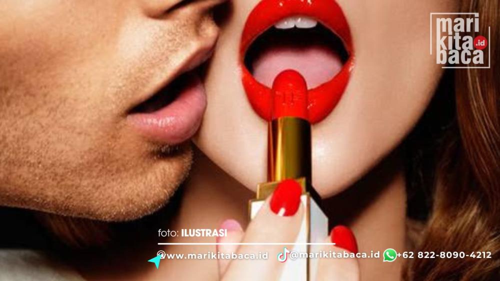 Pelacur dan Lipstik Merah