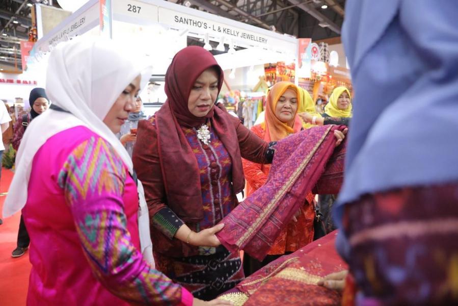 Pj Ketua Dekranasda Safriati Kenalkan Produk Unggulan Kep. Babel di Kancah Internasional
